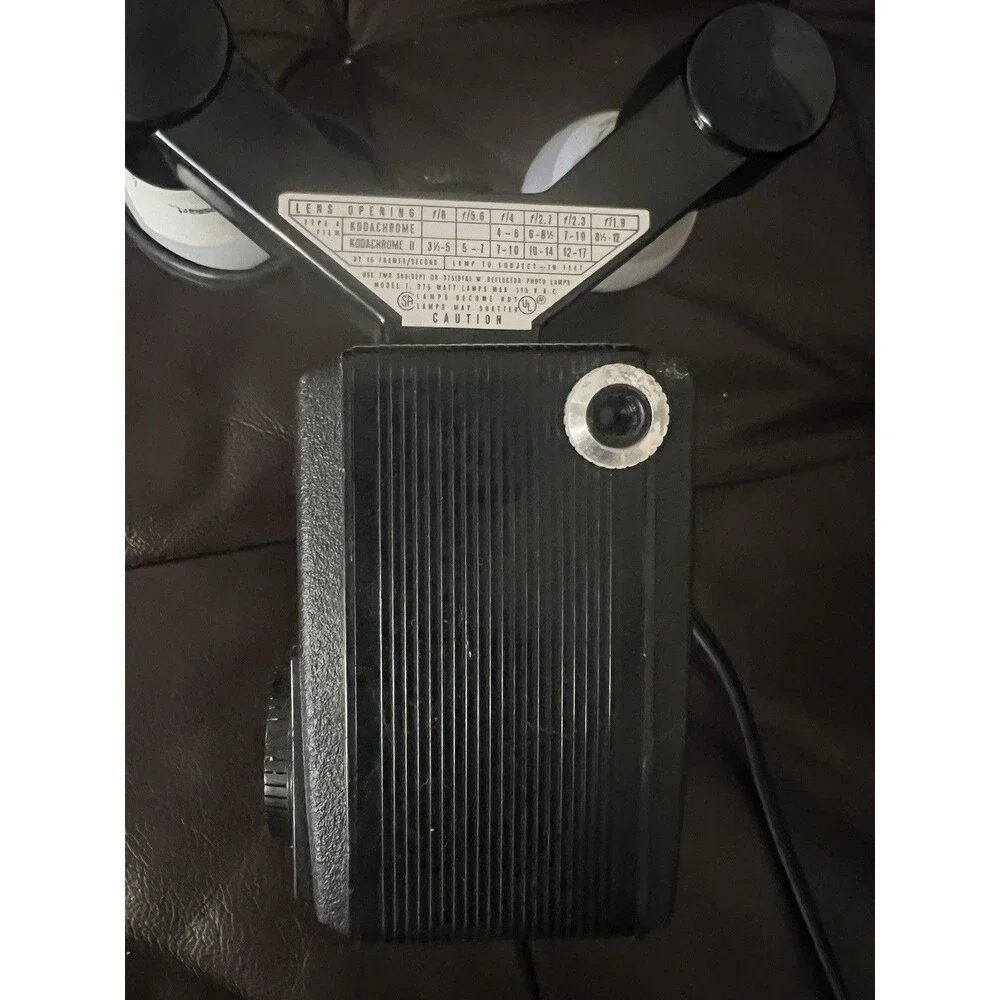 Kodak Brownie Hawkeye Model 1 Camera w/ Reflector Flash Lamp 375W Vintage 1950’s